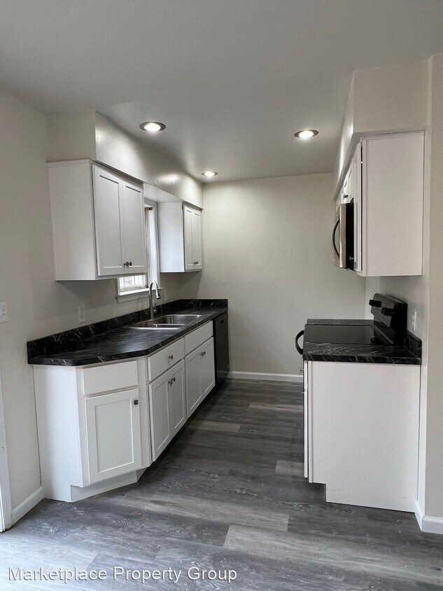 Primary Photo - 3 br, 1.5 bath House - 508 Old Forge Drive