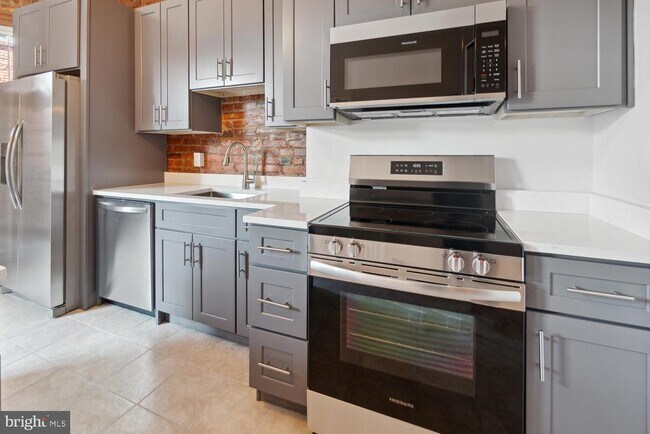 Building Photo - 3016 13th St NW