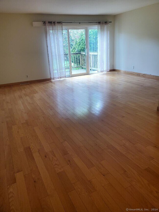 Foto del edificio - 51 Olcott Way