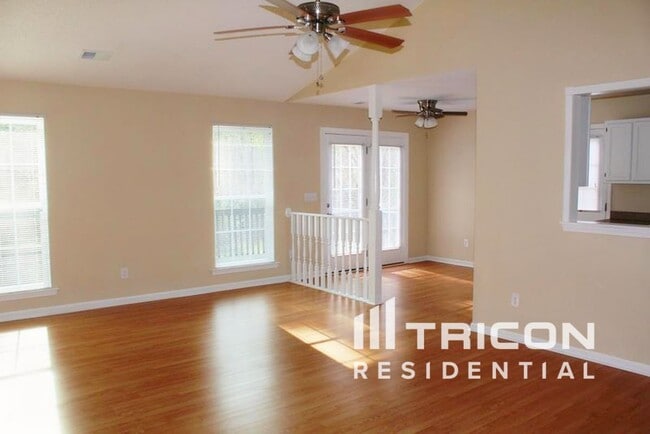 Building Photo - 223 Green Rose Rd