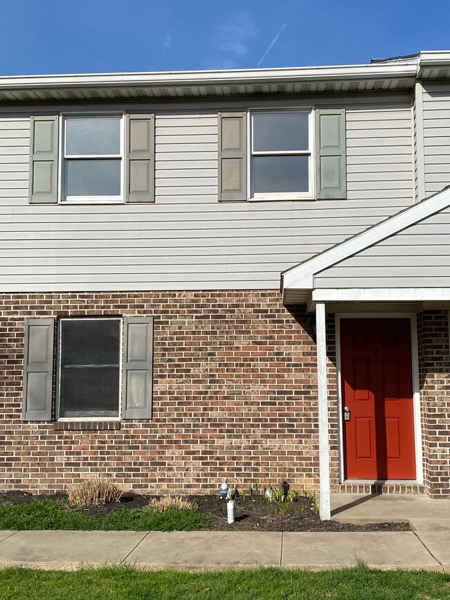 Building Photo - 28 Stoltzfus Ln