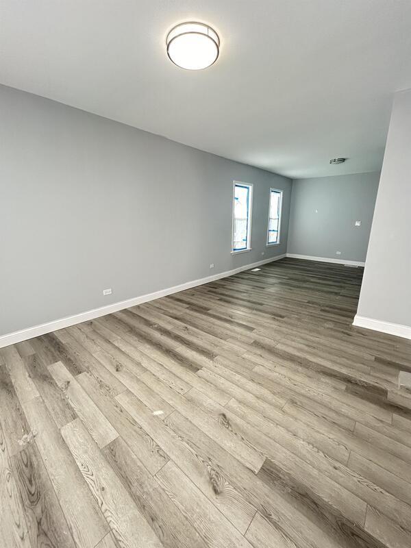 Building Photo - 7424 S Dorchester Ave
