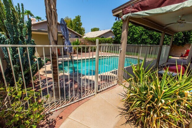 Building Photo - 4314 E Silverwood Dr