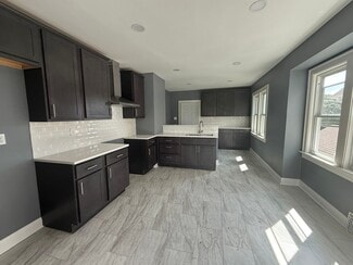 Building Photo - 1206 N 46th St