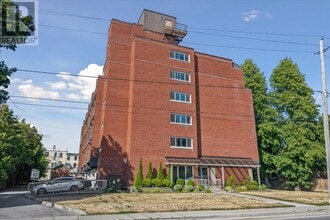 Building Photo - 144-144 Queen St