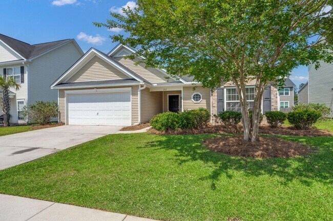 Foto del edificio - Charming 3BR Home in the Heart of Moncks Corner