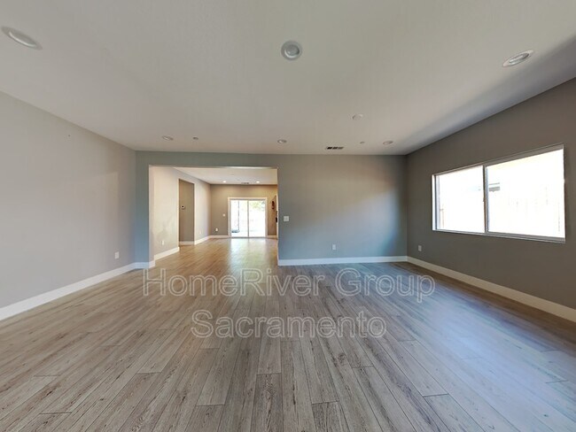 Foto del edificio - 5113 Nali Ct