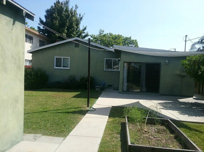 Back - 5361 Inglewood Blvd