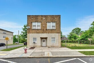 Building Photo - 1501 S Wood Ave