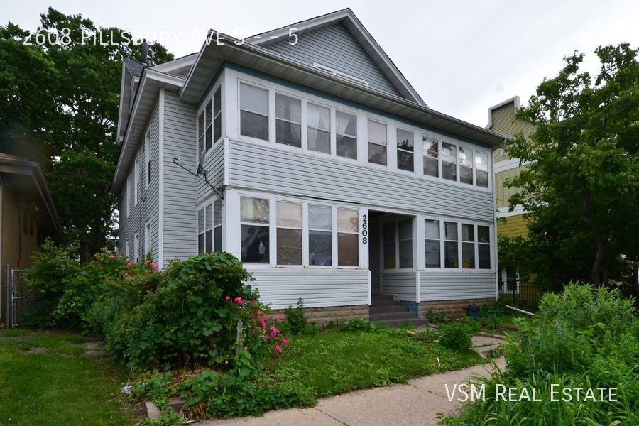 Foto principal - Spacious and Updated 4 Bed, 1 Bath Apartme...