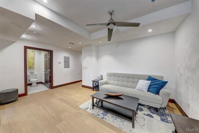 Foto del edificio - 3681 Lindell Blvd