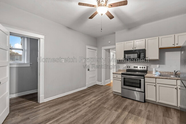 Building Photo - 2732 Utah St