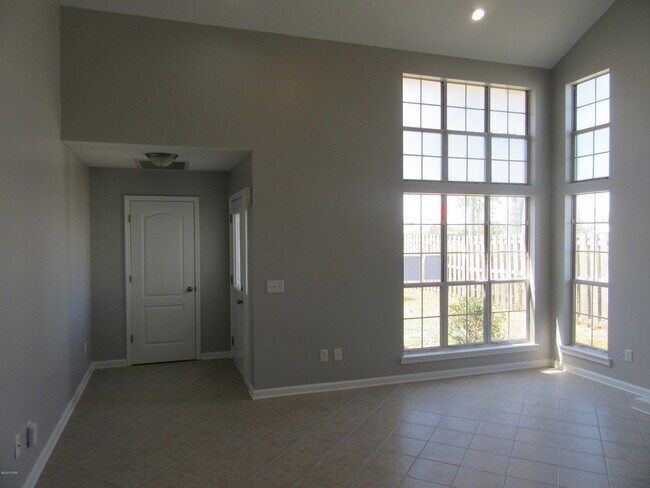 Foto del edificio - 801 Plantation Way