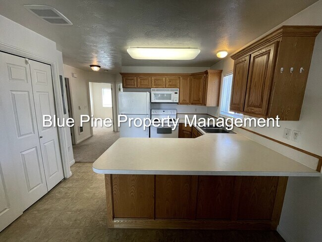Foto del edificio - 3156 Chasewood Dr