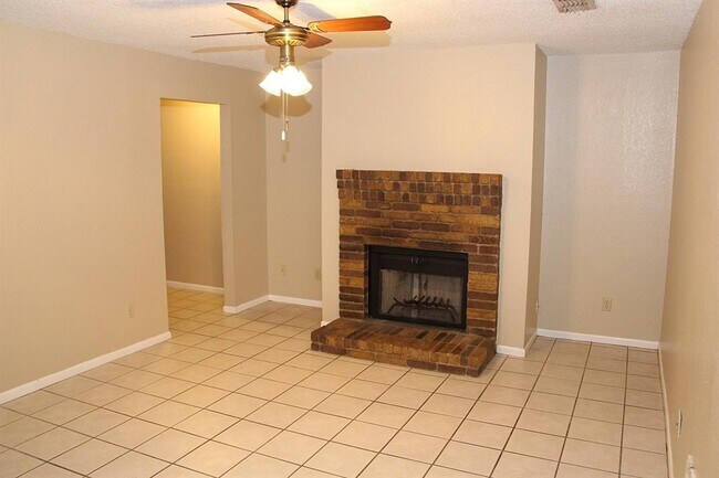 Foto del edificio - 13355 Water Oak Ln
