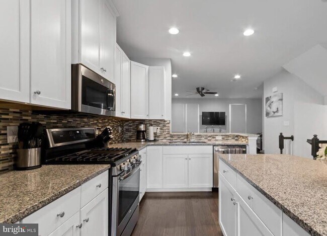 Foto del edificio - 68 Benford Ln