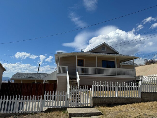 Building Photo - 40 Blue Wing St