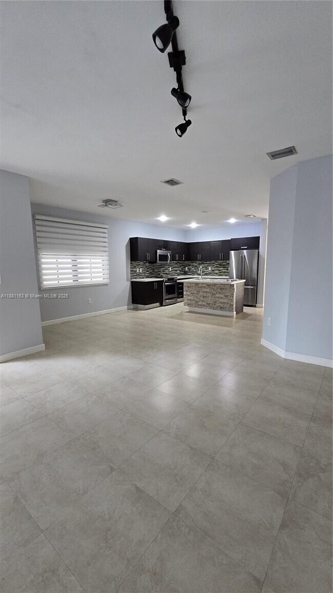 Foto del edificio - 10320 NW 70th Terrace