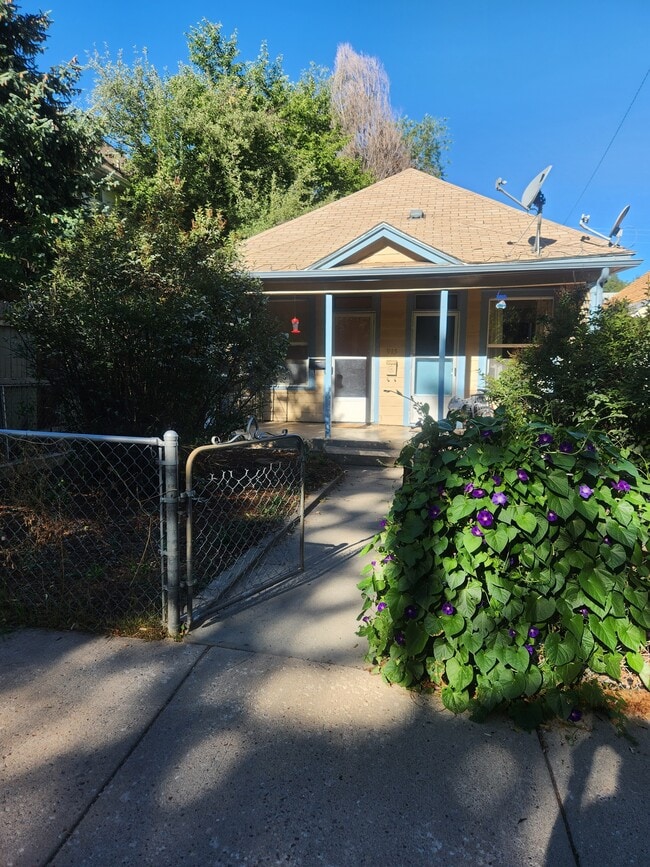 915 Bennett Ave