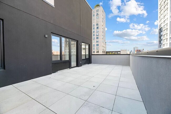 Building Photo - 1650 Madison Avenue