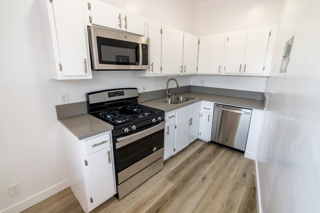 Interior Photo - 1253 Havenhurst Drive