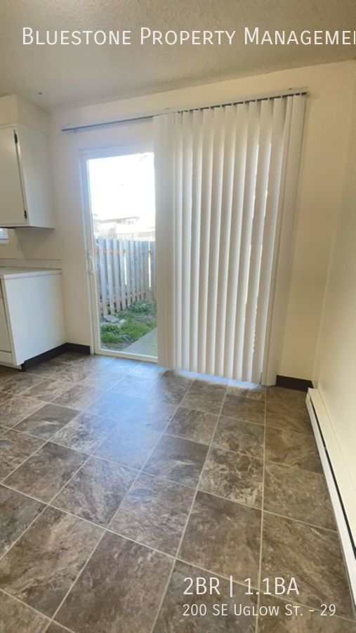Foto del edificio - 2 Bedroom x 1.5 Bath Townhome Available in...