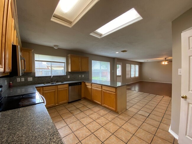 Building Photo - 5109 Big Spring Dr