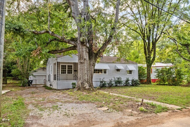 Foto del edificio - 832 Meadowbrook Dr
