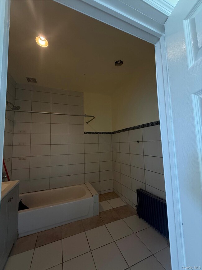 Foto del edificio - 168-42 Liberty Ave