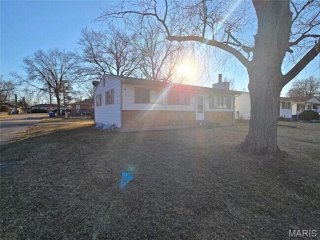 Foto del edificio - 1200 Rhea Ave