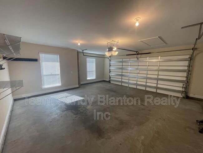 Building Photo - 7506 Milynn Way