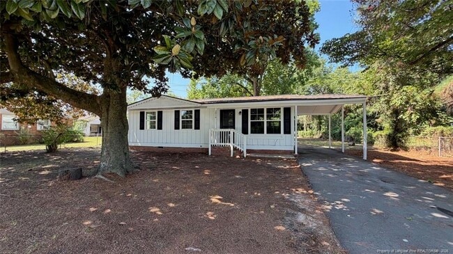 Building Photo - 2016 Poinciana Ln