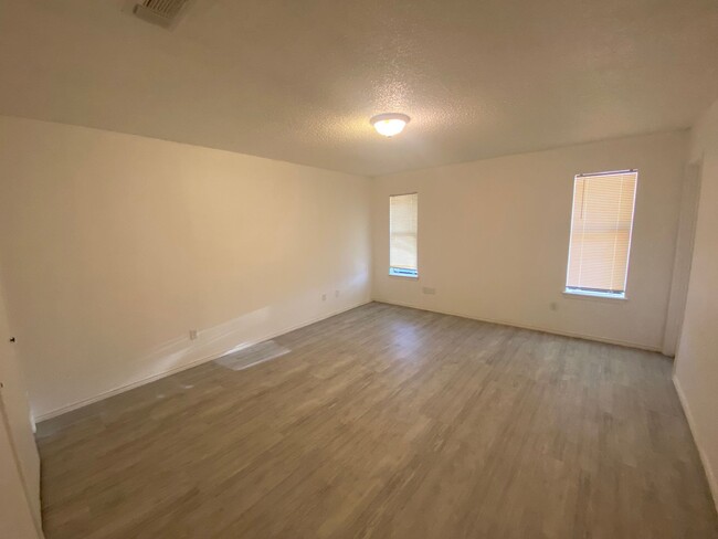 Building Photo - LVM 4618 66th Street