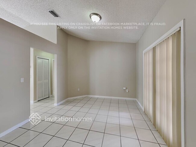 Foto del edificio - 4711 SW 142nd Ct