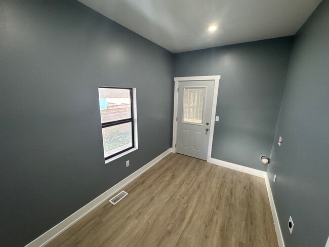 Building Photo - 1342 Edgemont Ave