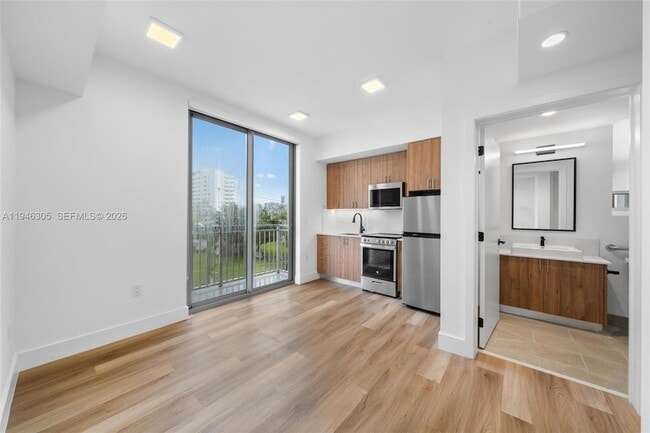 Photo - 650 SW 1st St Apartment