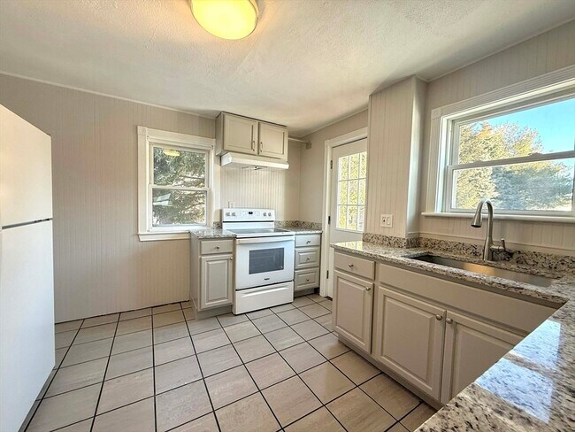 Foto del edificio - 141 Alexander Ave