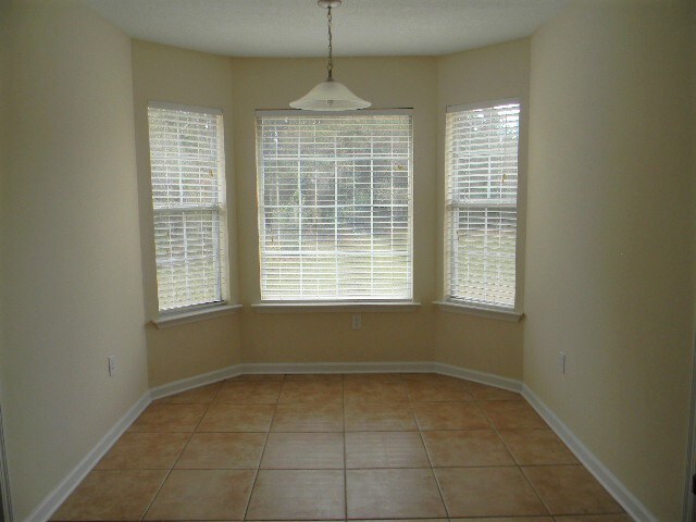 Building Photo - 14206 Olde Oak View