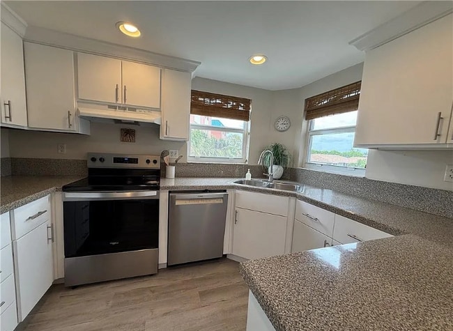 Foto del edificio - 190 Pebble Beach Blvd