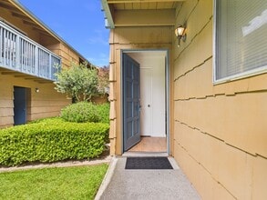 Building Photo - 3162 Eucalyptus St