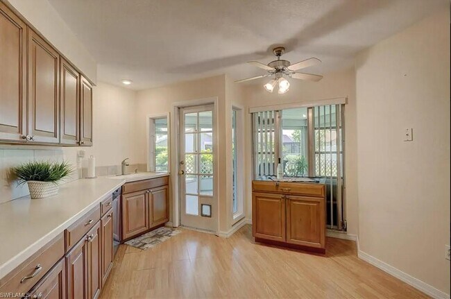 Building Photo - 3919 SE 9th Ct