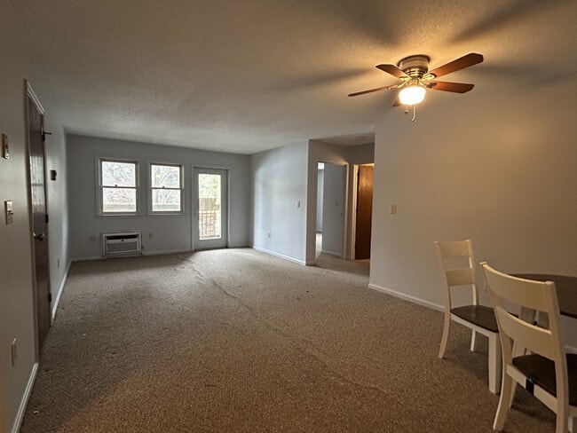 Foto del edificio - 58 Branch Turnpike