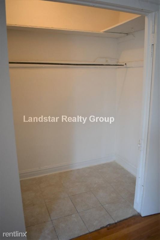 Foto del edificio - 3812 N Pine Grove Ave