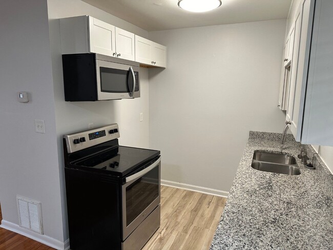 Foto del edificio - 6127 E Fayetteville Dr