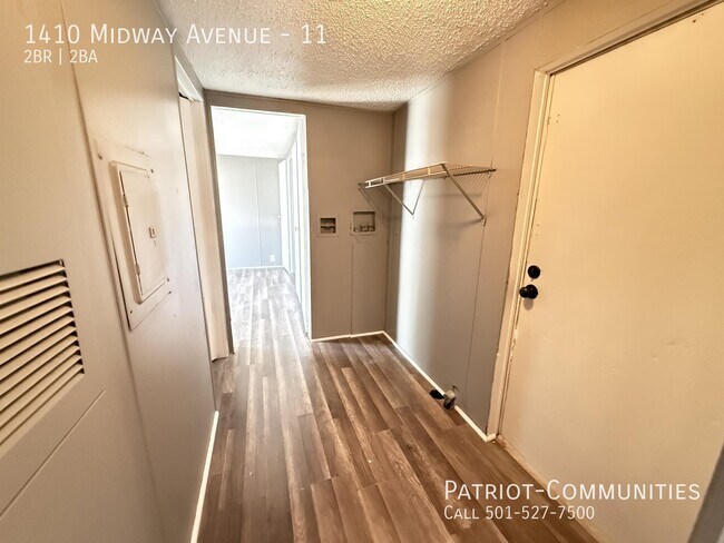 Foto del edificio - 1410 Midway Ave