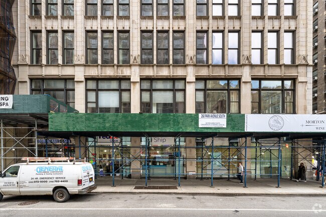 Building Photo - 260 Park Ave S