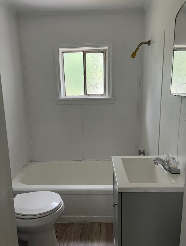 Building Photo - 10 Logaras Cir