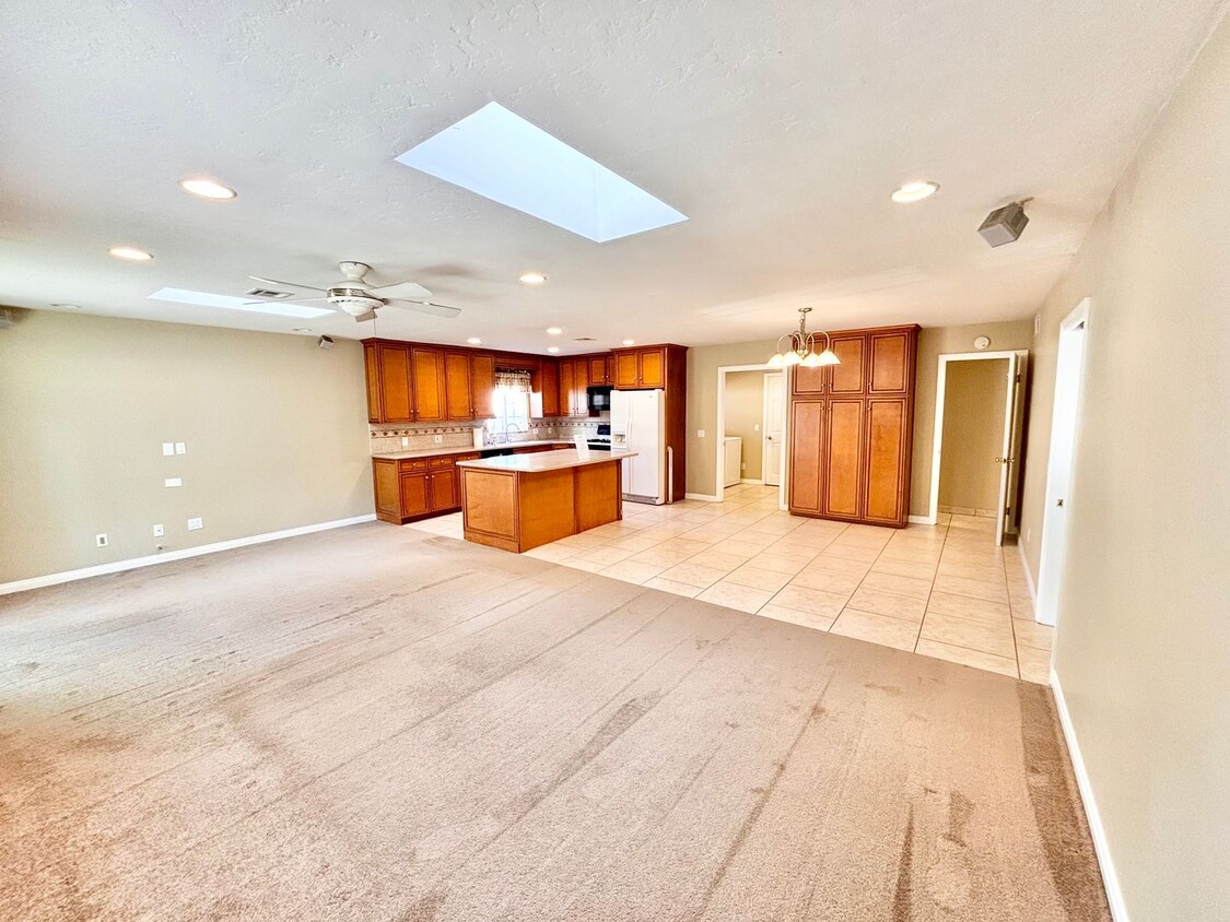 Primary Photo - Beautiful 4 Bedroom/2 Bathroom Home in Poway!
