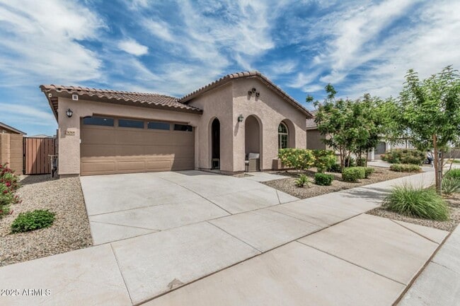 Foto del edificio - Newer Built 3 Bedroom/2 Bath Single Level Home in Queen Creek! Community Pool, Splash Pad, Lakes ...