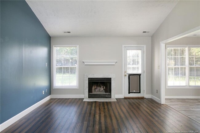 Building Photo - 163 Independence Dr